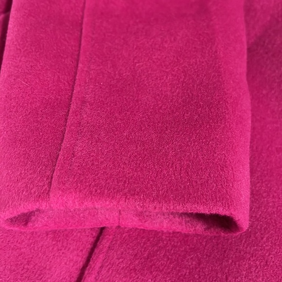 NOIZE
Double Breasted Long Coat In Magenta vegan wool - Picture 6 of 6